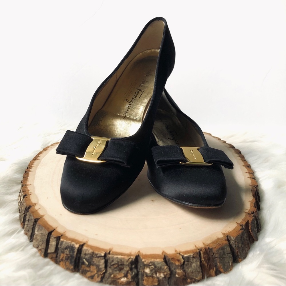 Salvatore Ferragamo | Black Satin Vara Pump